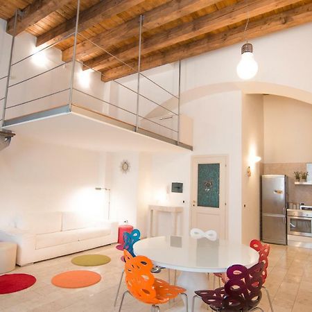 Modern Apartment In Historic Building كالياري المظهر الخارجي الصورة