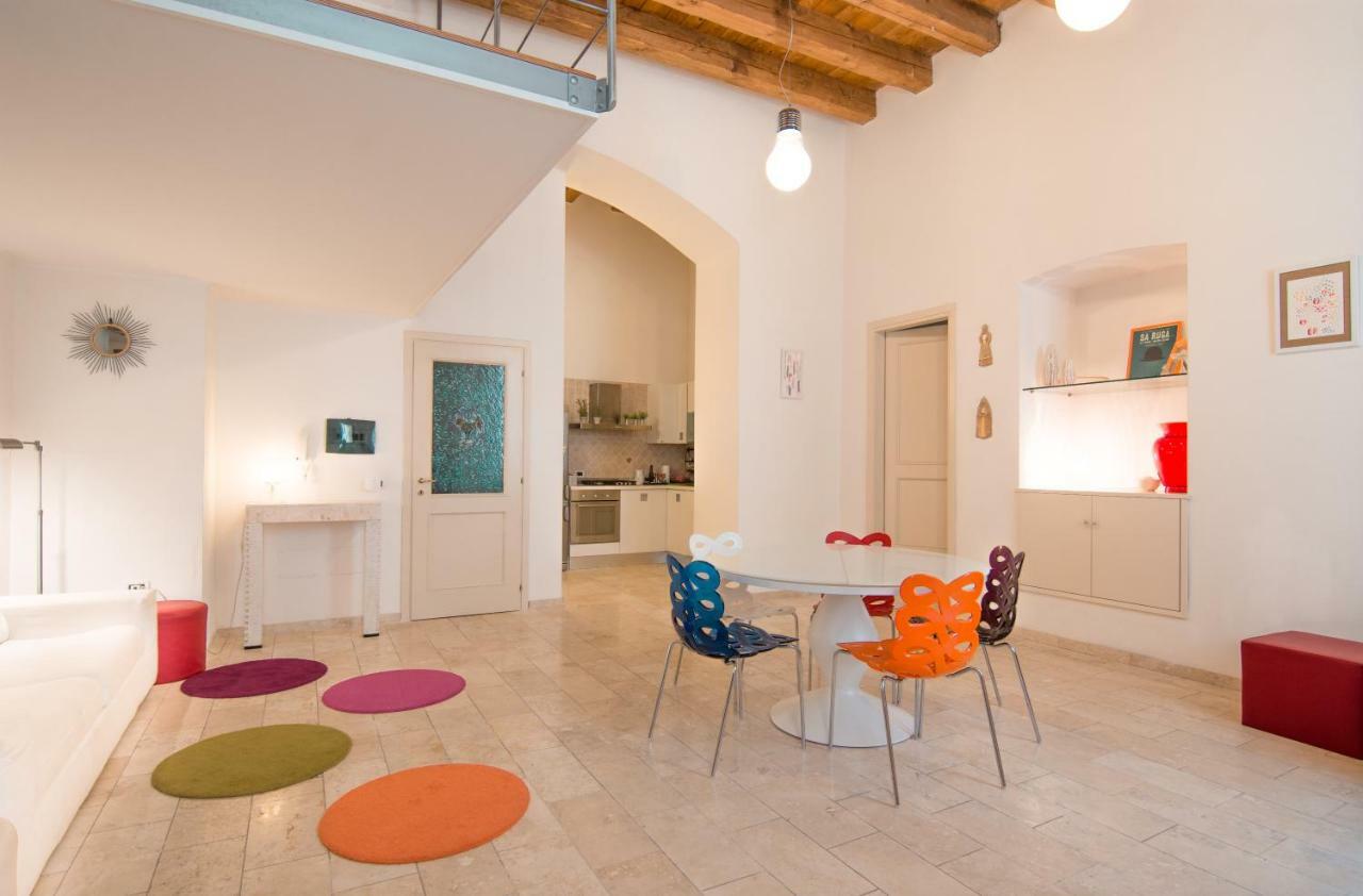 Modern Apartment In Historic Building كالياري المظهر الخارجي الصورة