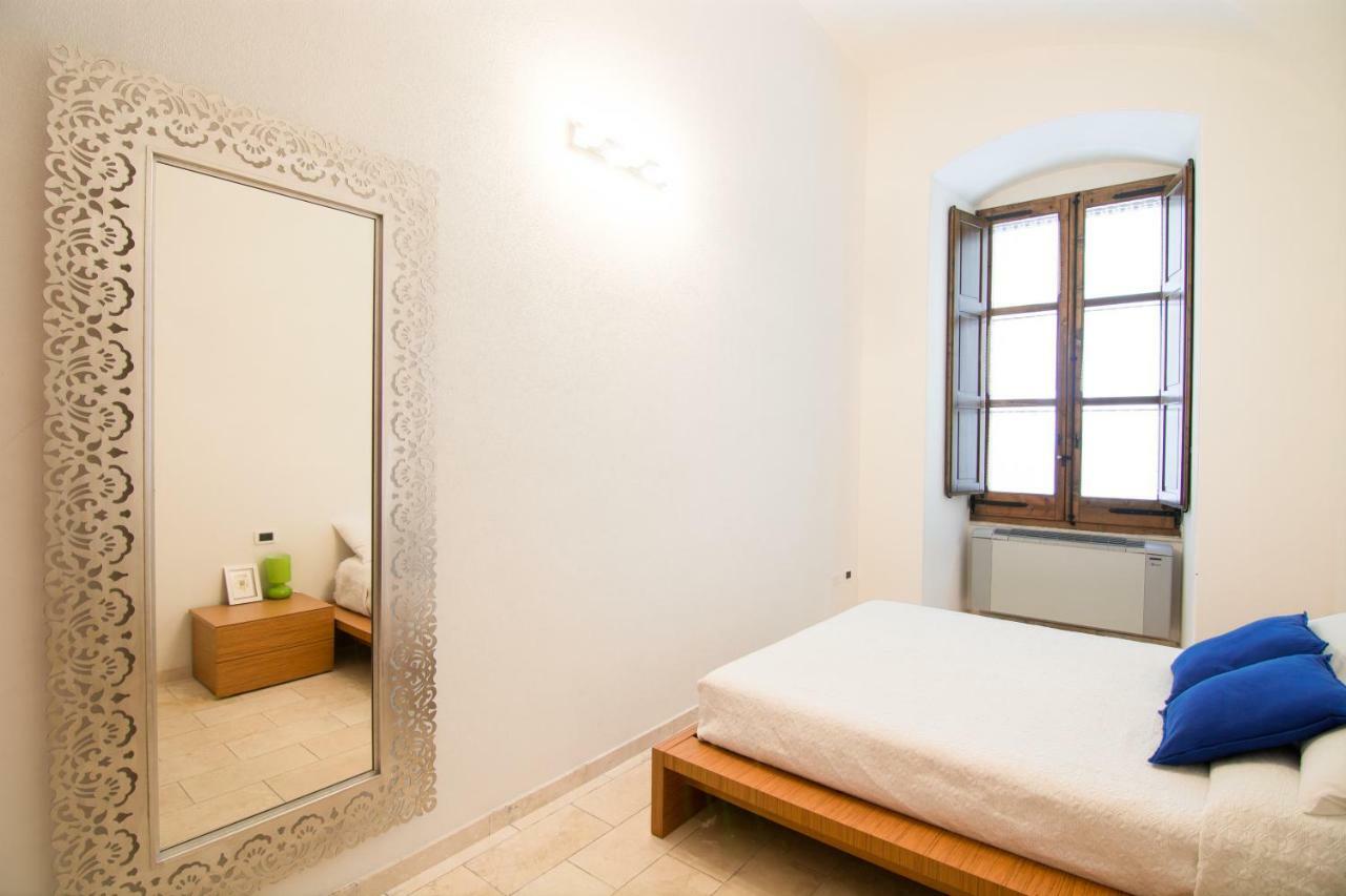 Modern Apartment In Historic Building كالياري المظهر الخارجي الصورة
