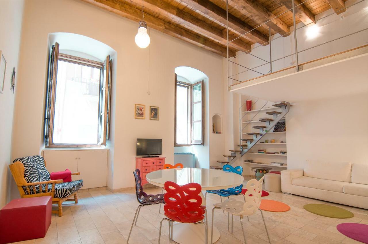 Modern Apartment In Historic Building كالياري المظهر الخارجي الصورة
