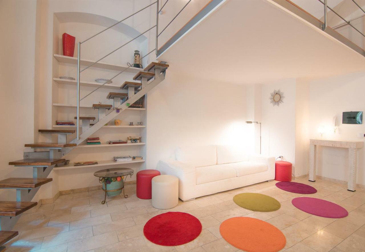 Modern Apartment In Historic Building كالياري المظهر الخارجي الصورة