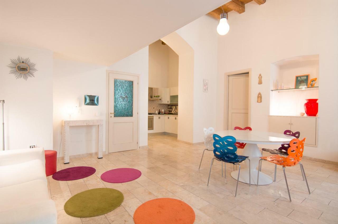 Modern Apartment In Historic Building كالياري المظهر الخارجي الصورة