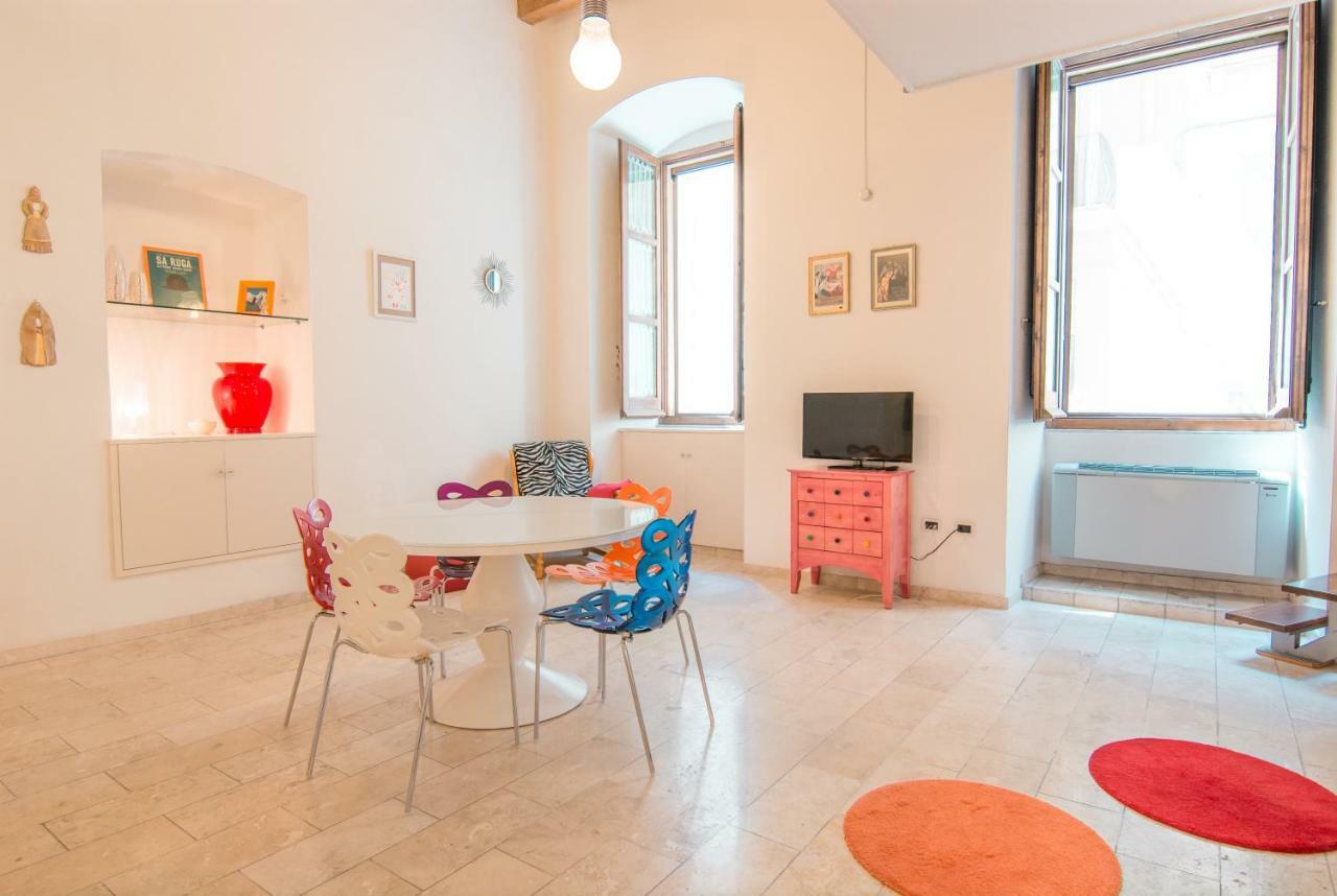 Modern Apartment In Historic Building كالياري المظهر الخارجي الصورة