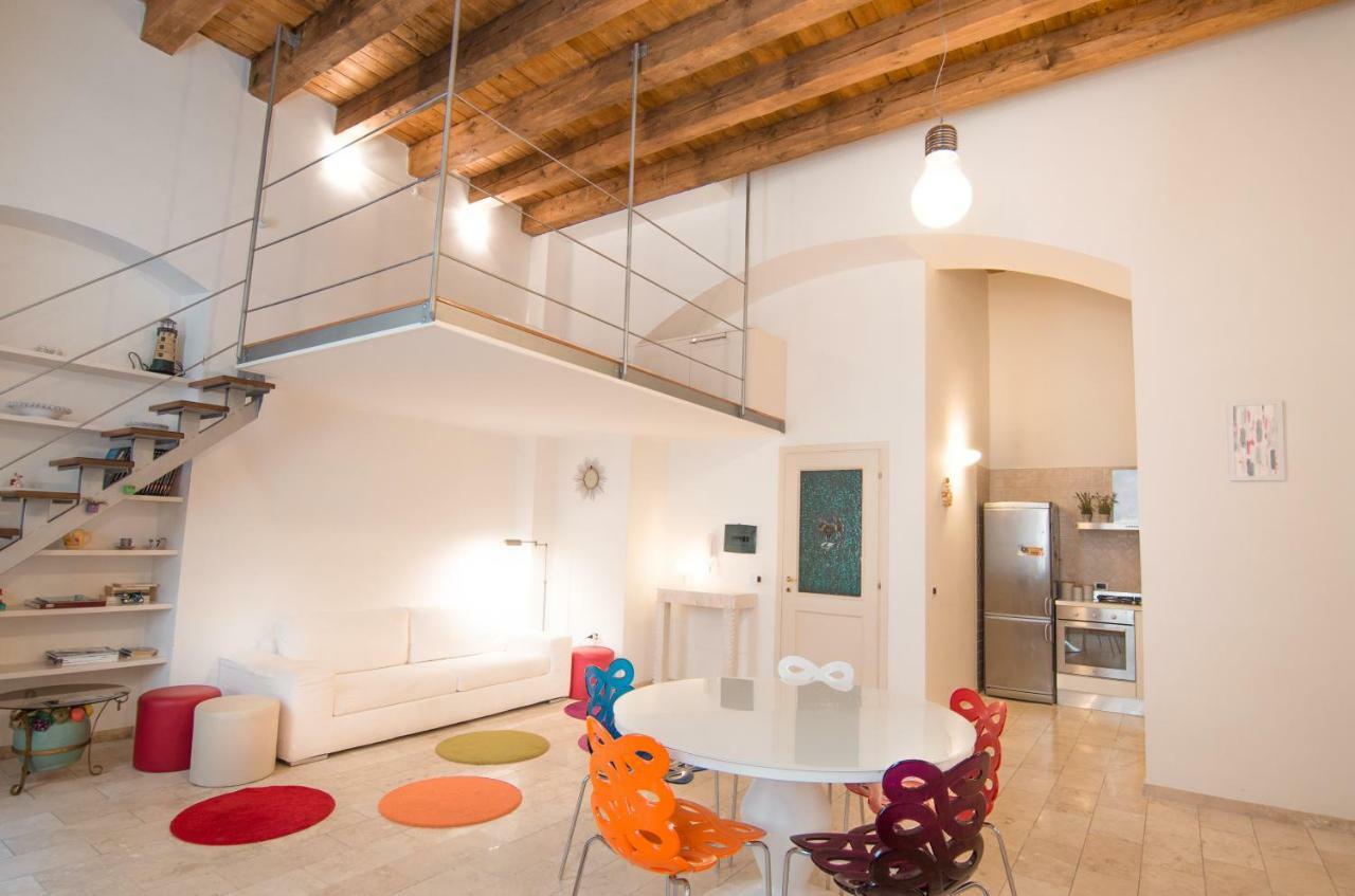 Modern Apartment In Historic Building كالياري المظهر الخارجي الصورة