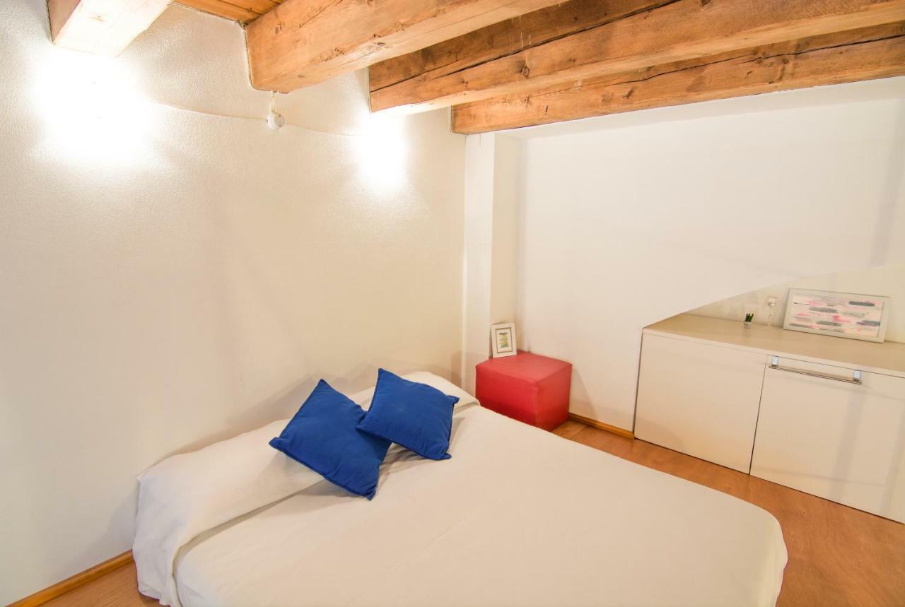 Modern Apartment In Historic Building كالياري المظهر الخارجي الصورة