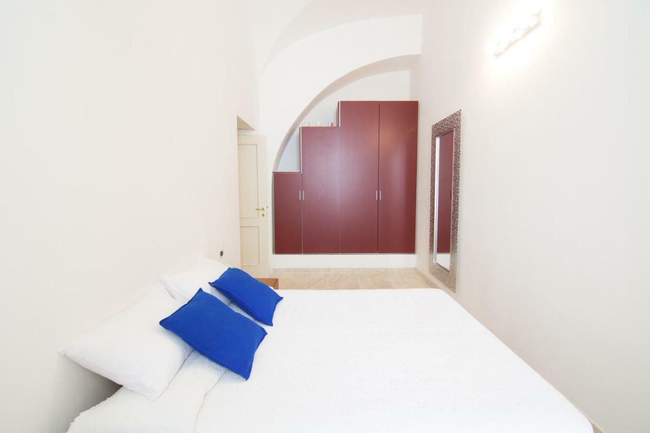 Modern Apartment In Historic Building كالياري المظهر الخارجي الصورة